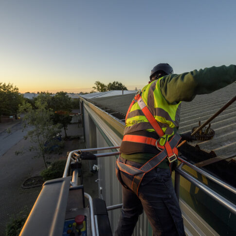 Cleaning gutters and drainpipes