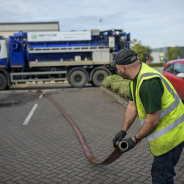 Large tanker to extract diesel contaminated water